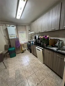Apartament 4 camere Hol H Bld. Brancoveanu, - Bucuresti