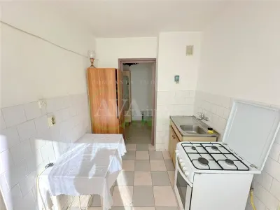 Apartament 3 camere semidecomandat, zona Narcisa - foto 2