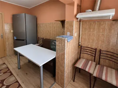Apertament 2 camere decomandat balcon pivnita zona Valea Aurie - foto 8