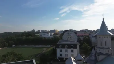 Clădire nouă de vânzare în zona centrală Suceava | Bd. George Enescu | 17 birouri | 11 băi | 1.800.000 Euro | Comision 0% - foto 9