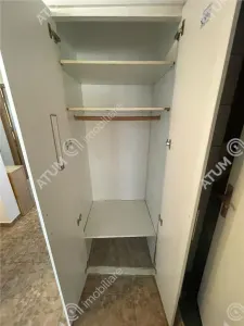 De inchiriat apartament cu 3 camere decomandate si pivnita in zona Strand din Sibiu - foto 14