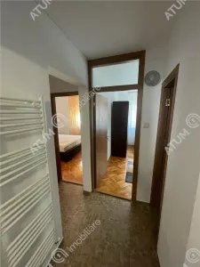 De inchiriat apartament cu 3 camere decomandate si pivnita in zona Strand din Sibiu - foto 16