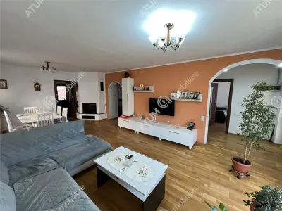 De vanzare casa cu 3 camere pivnita si pod amplasata pe teren de 438 mp zona Calea Cisnadiei din Sibiu - Sibiu