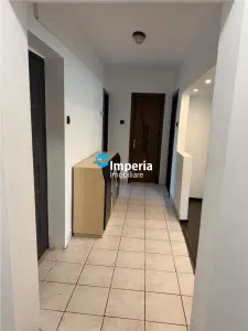 Inchiriez apartament 3 camere, decomandat, Zona Nicolina - Pizza Nico - foto 7