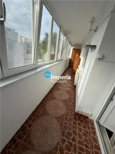 Inchiriez apartament 3 camere, decomandat, Zona Nicolina - Pizza Nico - foto 10