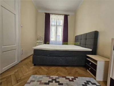 Apartament deosebit cu 2 camere de inchiriat in Centrul Istoric Brasov - foto 24