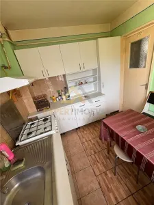 apartament cu 4 camere de inchiriat str Ferenczi Carol  300 Euro - foto 3