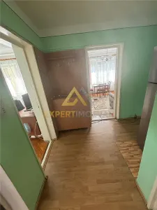 apartament cu 4 camere de inchiriat str Ferenczi Carol  300 Euro - foto 7
