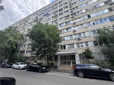 Vanzare apartament 3 Camere Uverturii - IULI MANIU - foto 2