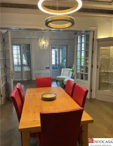 PIATA VICTORIEI, VILA CU ARHITECTURA SUPERBA, 11 CAMERE! - foto 2