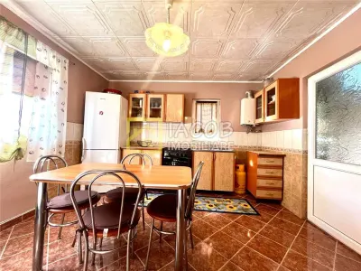 Casa in Magura, P+M, str. Valea Magurii, jud. Bacau - foto 10