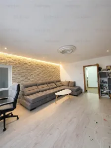 Vânzare apartament 3 camere | Unirii | Mircea Vodă | etaj 7 | renovat integral | bloc 1994 | centrala proprie | 80mp utili | - foto 3