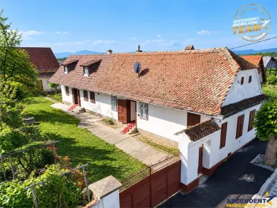 Casa traditionala transilvaneana in zona pitoresca - Valcele