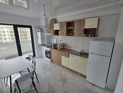 Inchiriez apartament doua camere adamant towers ,500 eur,lunar - Iasi