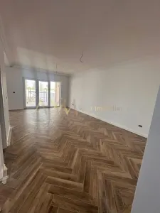 Vanzare 1/2 duplex 5 camere Mosnita Noua - foto 24