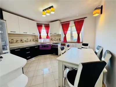 Casa individuala de vanzare Sura Mare | teren 344 mp | pivnita - foto 3