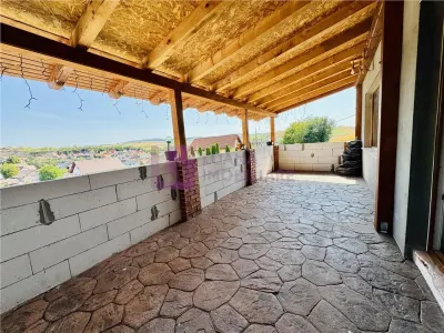 Casa individuala de vanzare Sura Mare | teren 344 mp | pivnita - foto 9