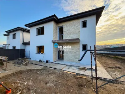 Duplex 4 cam, 250 teren Horpaz,  canalizare, CTP - Horpaz