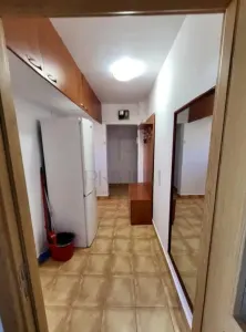 Complex, apartament 2 camere, semidecomandat, bloc izolat - foto 7