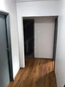 Decomandat la etajul 2 cu centrala propie - foto 2