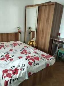 Apartament spațios, 2 camere, decomandat, etaj 8 - Zonă Centrală, panoramă - Ramnicu Valcea