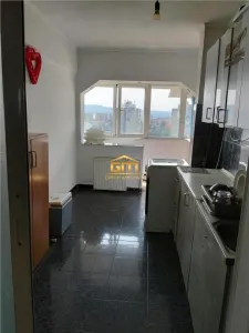 Apartament spațios, 2 camere, decomandat, etaj 8 - Zonă Centrală, panoramă - foto 4