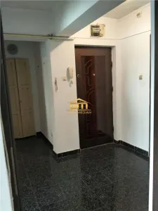 Apartament spațios, 2 camere, decomandat, etaj 8 - Zonă Centrală, panoramă - foto 5